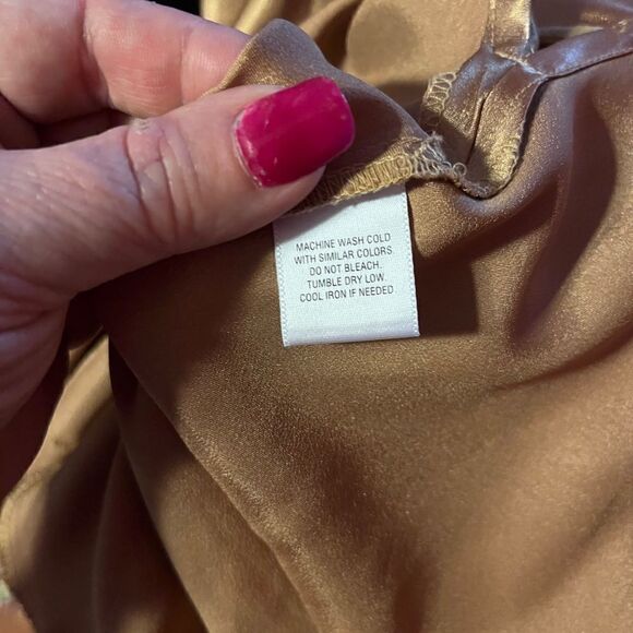 Apostrophe Metallic GOLD 18W Tank Top Formal - Picture 9 of 10